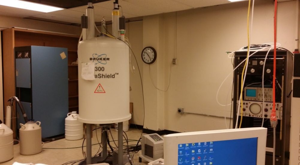 Bruker 300 MHz Solid-State NMR Instrument
